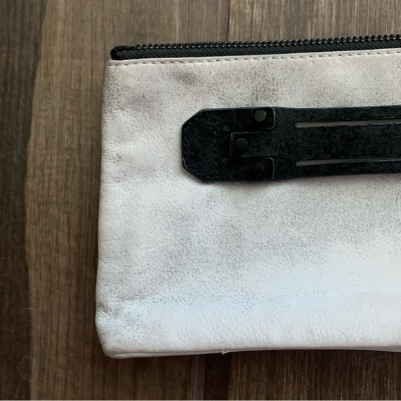 SHE + LO Next Chapter Distressed Silver Gray Leather Clutch Bag - Picture 2 of 9